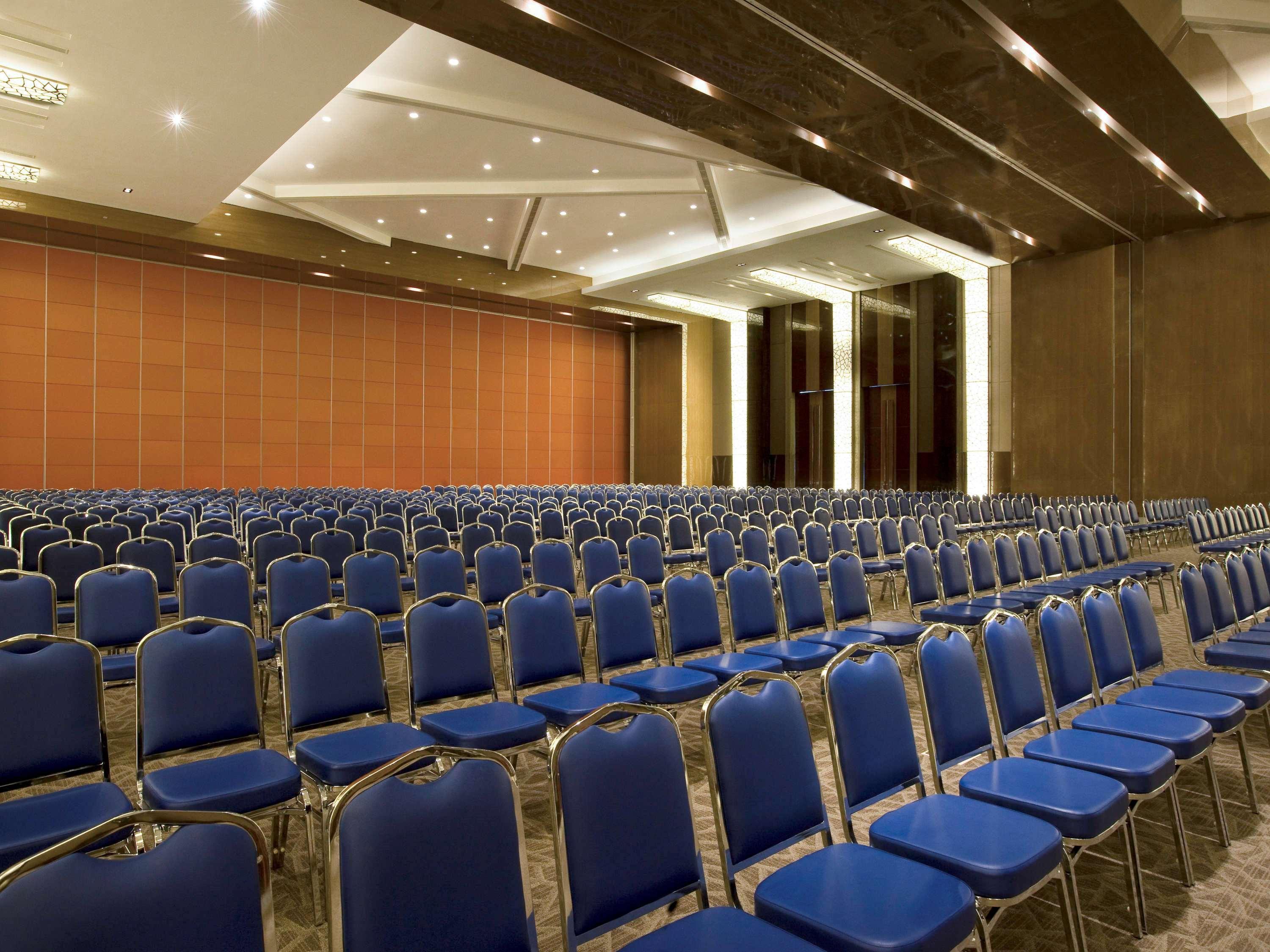 Novotel Bangka Hotel & Convention Center Pangkal Pinang Exterior foto