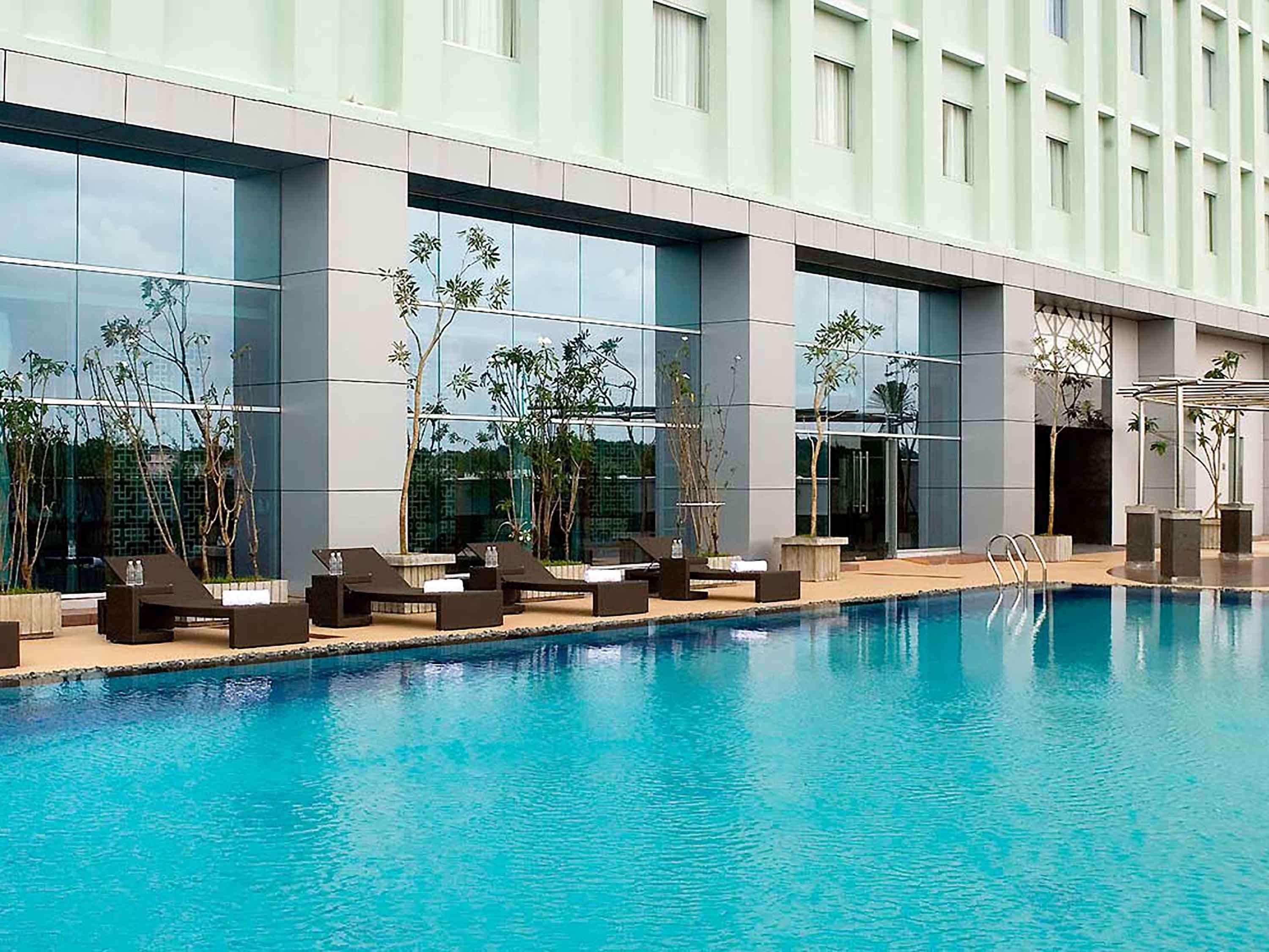 Novotel Bangka Hotel & Convention Center Pangkal Pinang Exterior foto